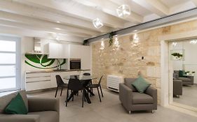 Lovely Modern Apartment